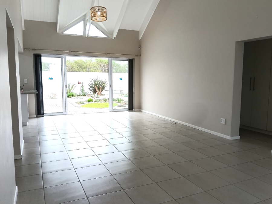 To Let 3 Bedroom Property for Rent in Sandbaai Western Cape